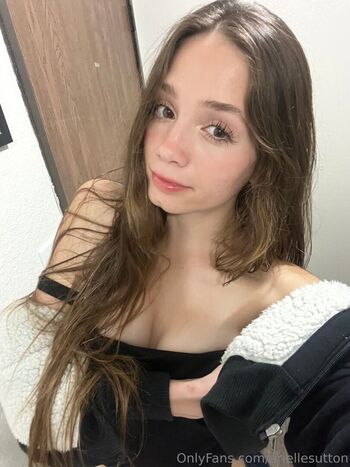 ariellesutton