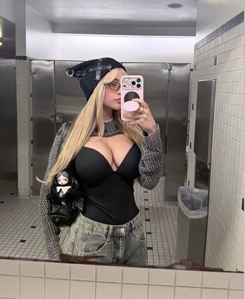 Leaked Arigameplays private photo viral onlyfans