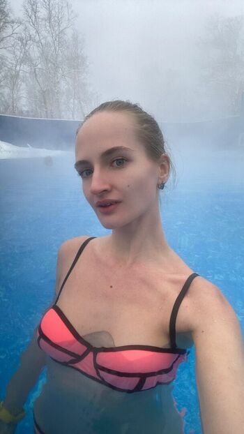 arinazhotikova