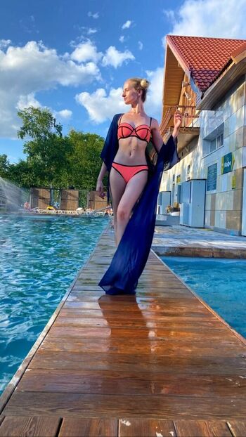 arinazhotikova