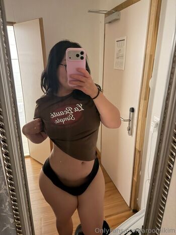 Leaked Aroomi kim page private photo viral onlyfans