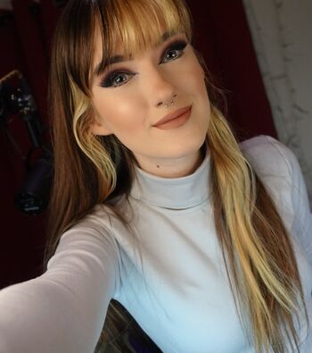 Leaked Ester dobrik/ private photo viral onlyfans