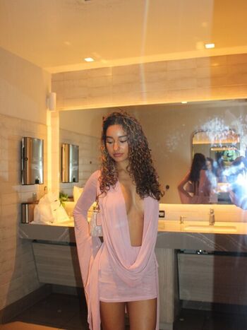 Leaked Ashlee almonte private photo viral onlyfans