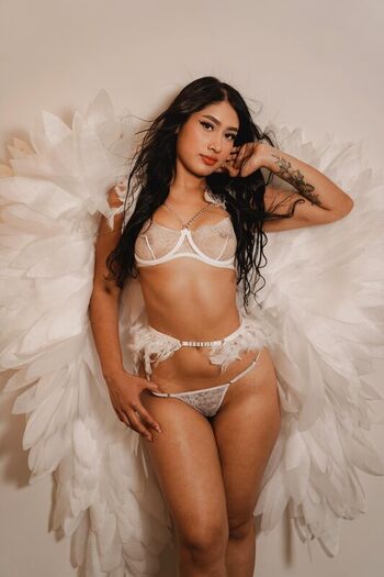 Ashley_Beaomunt