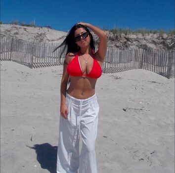 Ashley Nesheiwat 