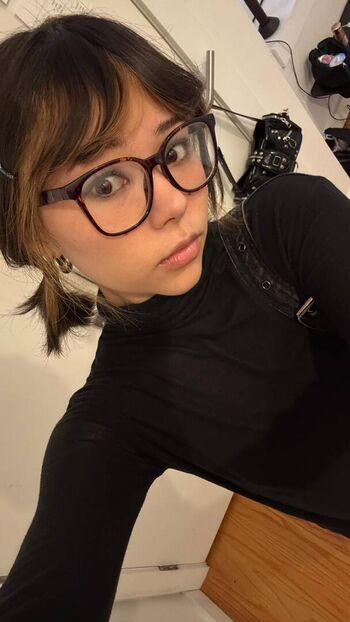 Ashonsight Bymiryo
