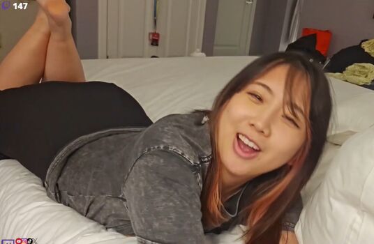 Leaked Asian streamers page private photo viral onlyfans