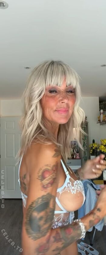 Leaked Astrid zeegen holt private photo viral onlyfans