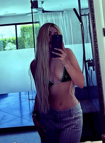 Ava Max