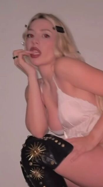 Ava Max