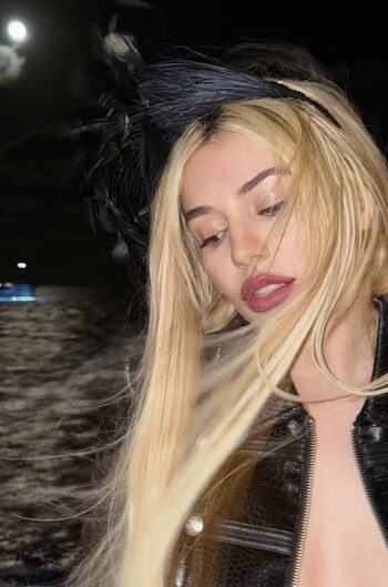 Ava Max