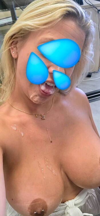 Ava White