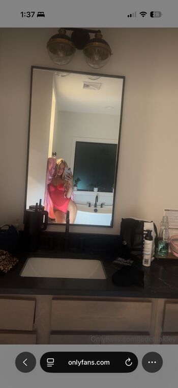 Leaked Avelynraee private photo viral onlyfans