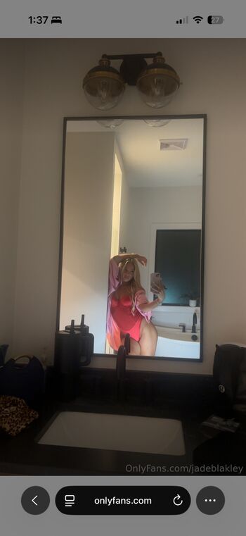 Leaked Avelynraee private photo viral onlyfans
