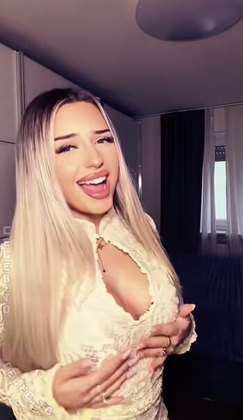 Leaked Avendaaxs private photo viral onlyfans
