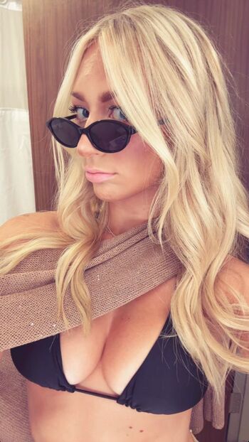 Leaked Avery arthur private photo viral onlyfans