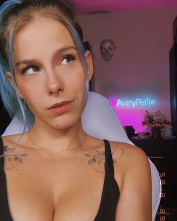 Leaked Avery petite private photo viral onlyfans