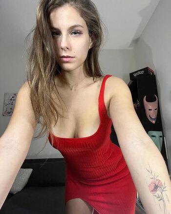 Leaked Avery petite private photo viral onlyfans