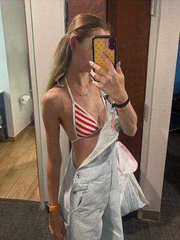 Leaked Avery shipp page private photo viral onlyfans