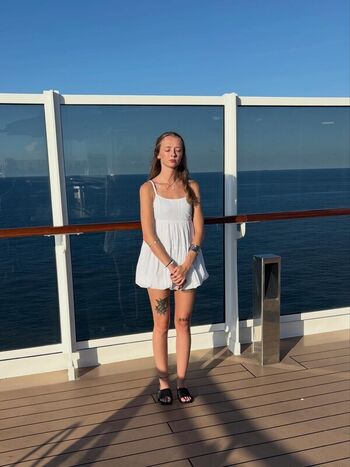 Leaked Avery shipp page private photo viral onlyfans