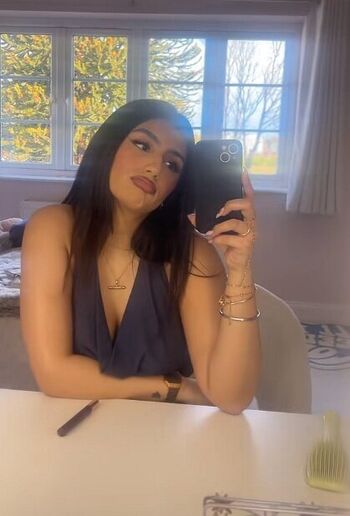 Leaked Avneet kaur private photo viral onlyfans