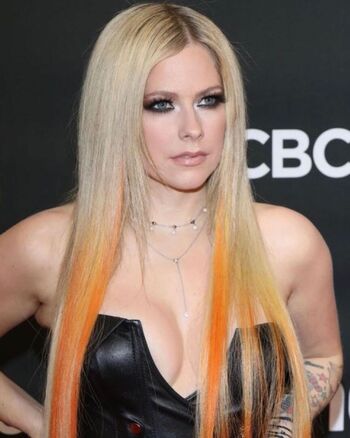 Leaked Avril lavigne page private photo viral onlyfans