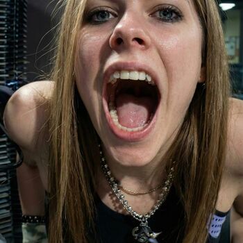 Leaked Avril lavigne page private photo viral onlyfans