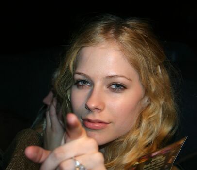 Leaked Avril lavigne page private photo viral onlyfans