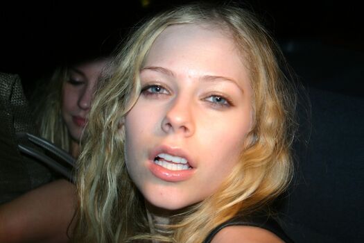 Leaked Avril lavigne page private photo viral onlyfans