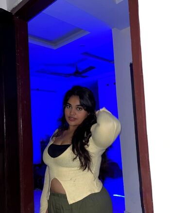 Leaked Ayushi bhardwaj private photo viral onlyfans