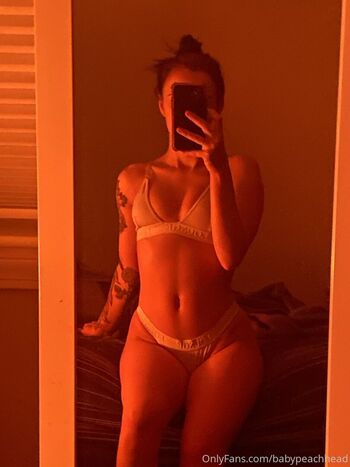 babypeachhead