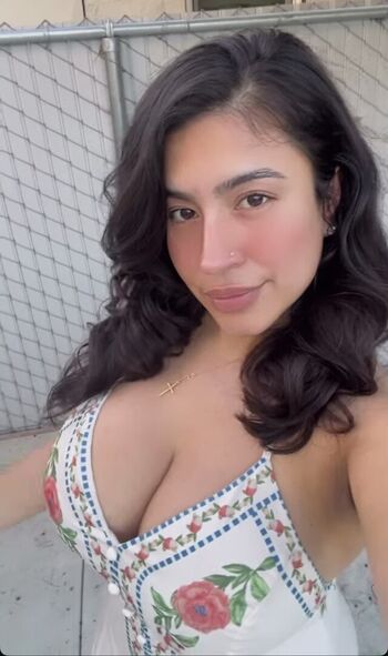 Leaked Babyraena private photo viral onlyfans