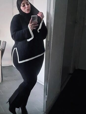 Leaked Badia ettalabi private photo viral onlyfans