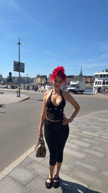 badmomzjay