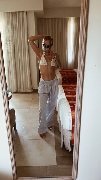 Leaked Bailey p private photo viral onlyfans