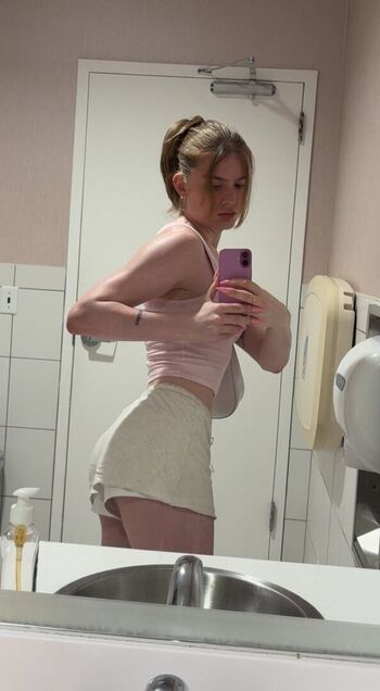 Leaked Bambi snow private photo viral onlyfans