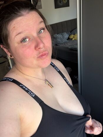 Leaked Slimthickvic/ private photo viral onlyfans