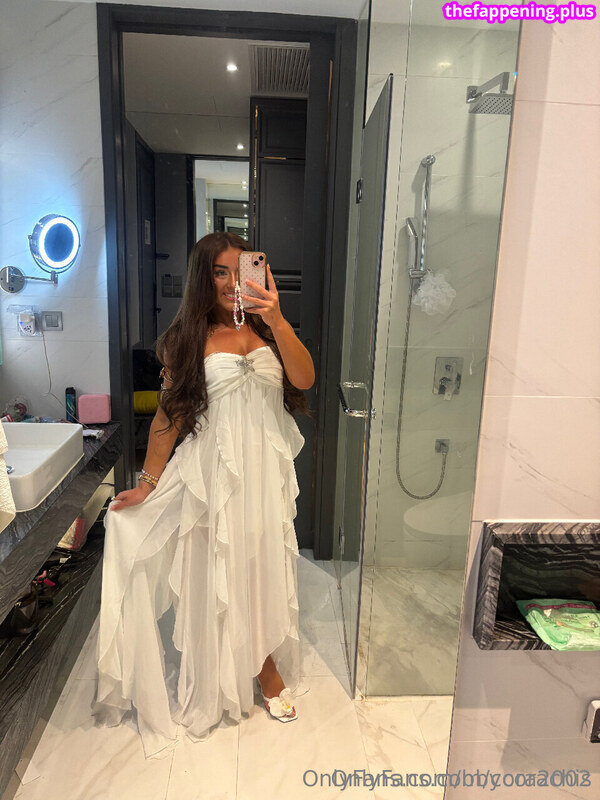 bbycorachis / cora_2oo2 / https: Foto OnlyFans Nua #16