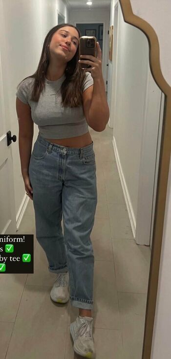 Leaked Bella robertson private photo viral onlyfans