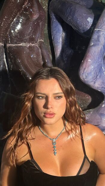 Leaked Bella thorne  page private photo viral onlyfans