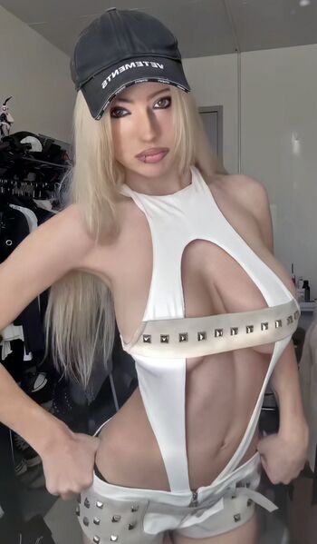 BestBlondiiecb