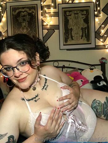 Leaked Betty cake private photo viral onlyfans