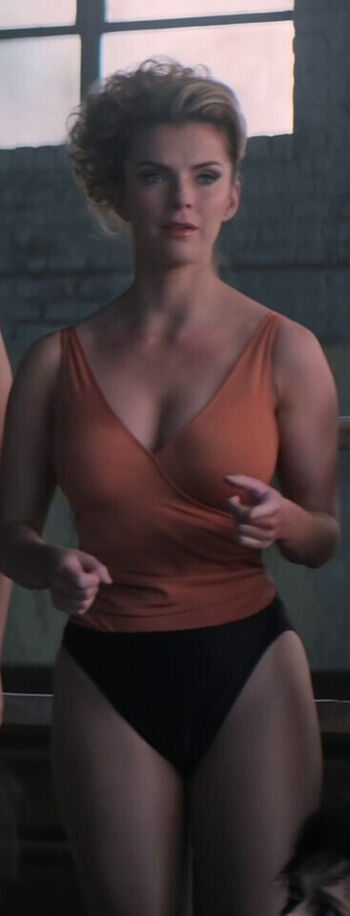 Betty Gilpin