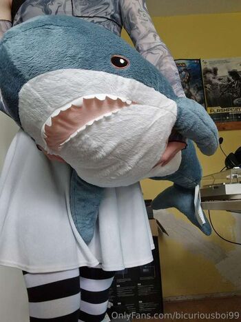 BiCuriousBoi99