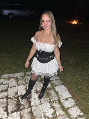 Leaked Big bty christiiii private photo viral onlyfans