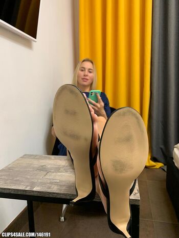 Leaked Bigfeetgirls page private photo viral onlyfans