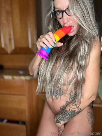 BikiniCaptain