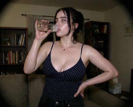 Leaked Billie eilish fake page private photo viral onlyfans