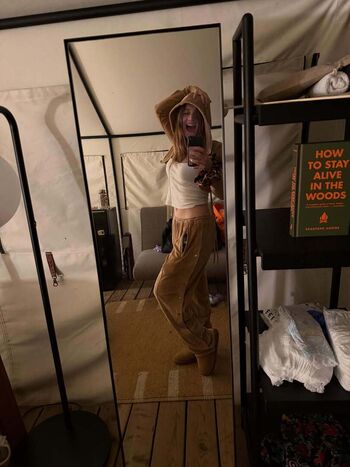 Leaked Billie lourd page private photo viral onlyfans