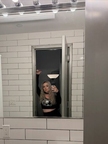 Leaked Billie lourd private photo viral onlyfans
